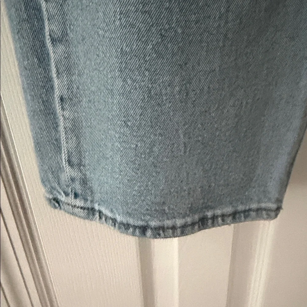 American Eagle Outfitters Light Blue Boyfriend Jeans - Picture 4 of 5